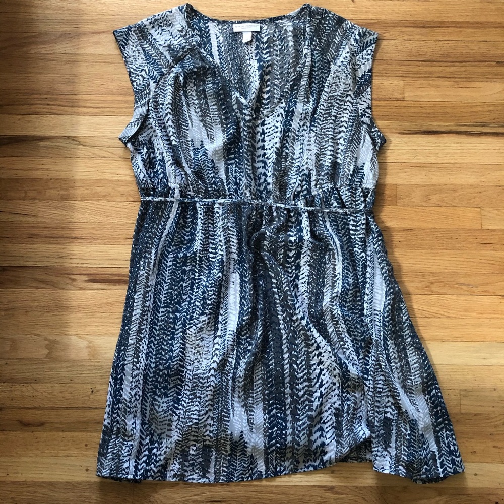 Liz Lange Large Vneck maternity top/dress